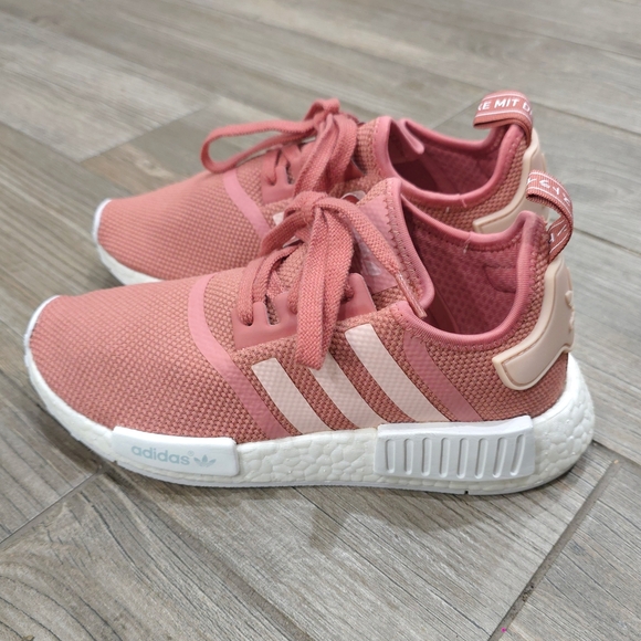 ADIDAS NMD R1 Salmon Raw Pink Sneakers, Lightly Used, Size 6.5 Ladies - Picture 15 of 16